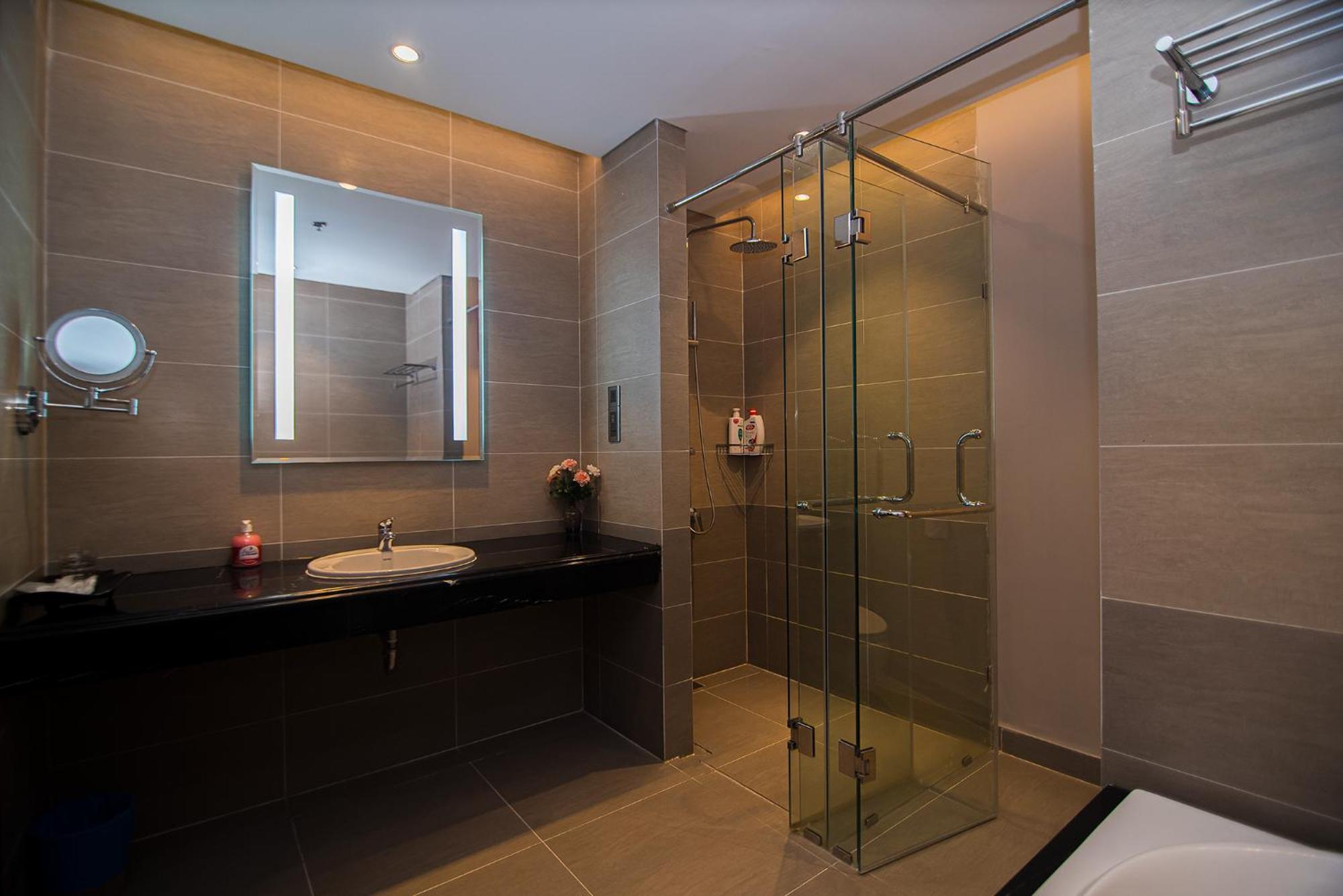 Luxury Apt Opposite Mykhe Beach Da Nang Exterior foto